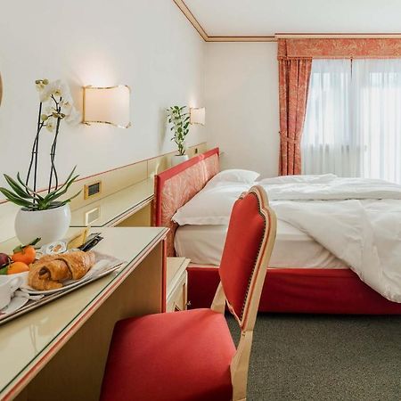 Hotel Capannina コルティーナ・ダンペッツォ エクステリア 写真