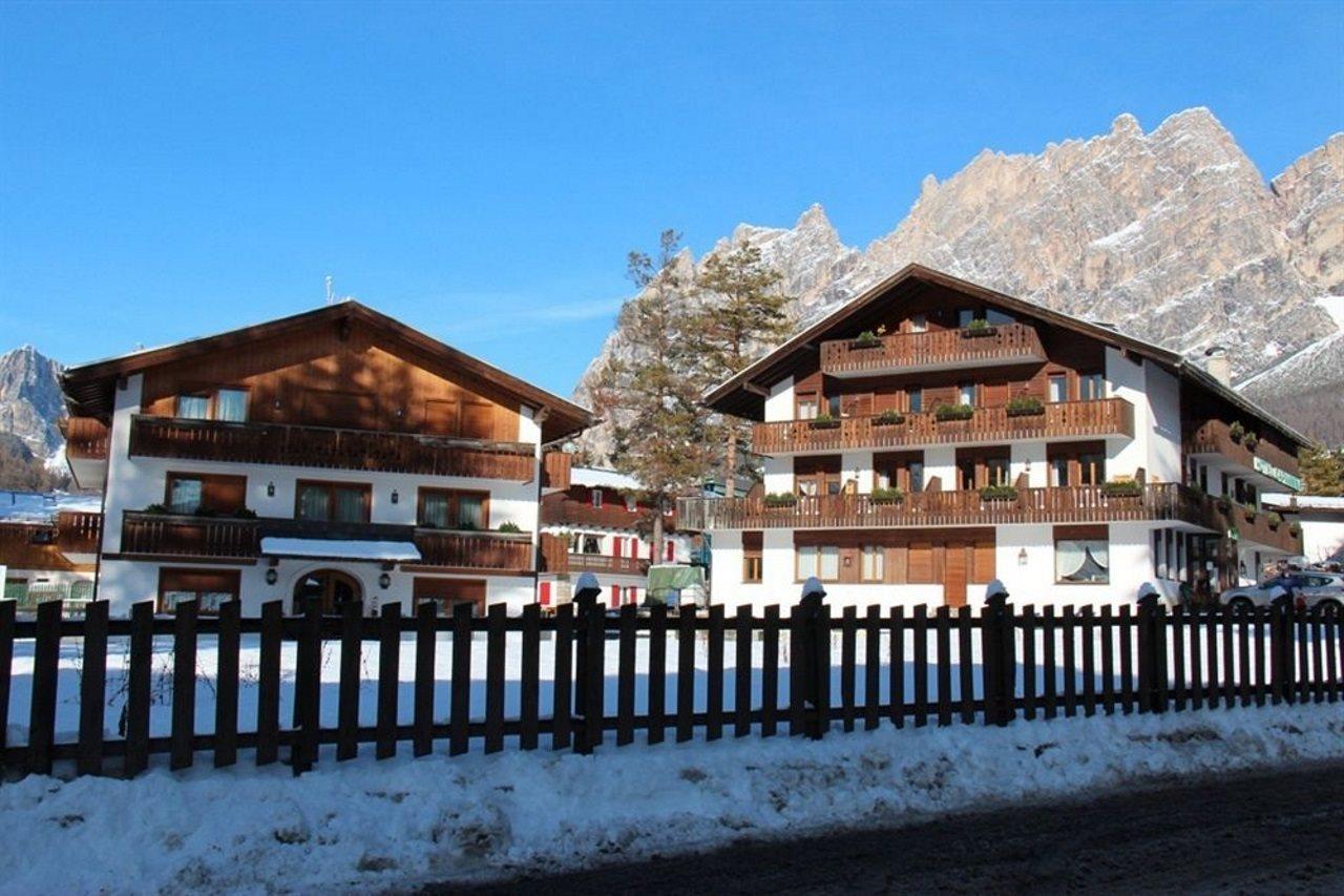 Hotel Capannina コルティーナ・ダンペッツォ エクステリア 写真