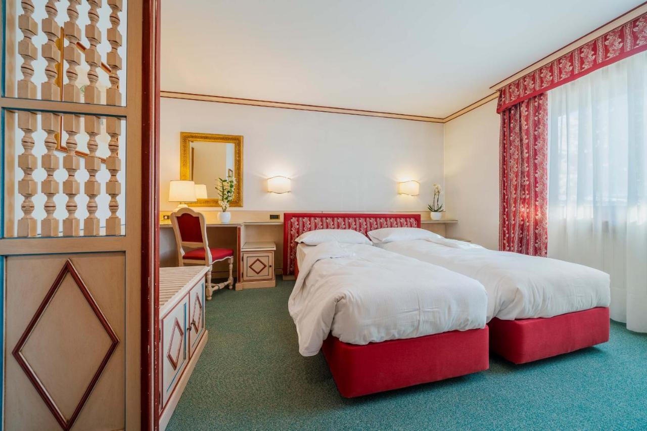 Hotel Capannina コルティーナ・ダンペッツォ エクステリア 写真